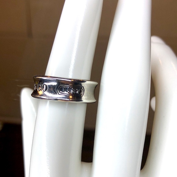 TIFFANY Sterling Silver Fluted Engraved Ring From 1997 Sz 5-1/2 - Picture 4 of 17